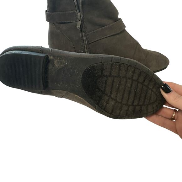 SO Dark Gray Faux Leather 8.5 Medium Width Bootie Ankle Boot Casual Western - Picture 3 of 6